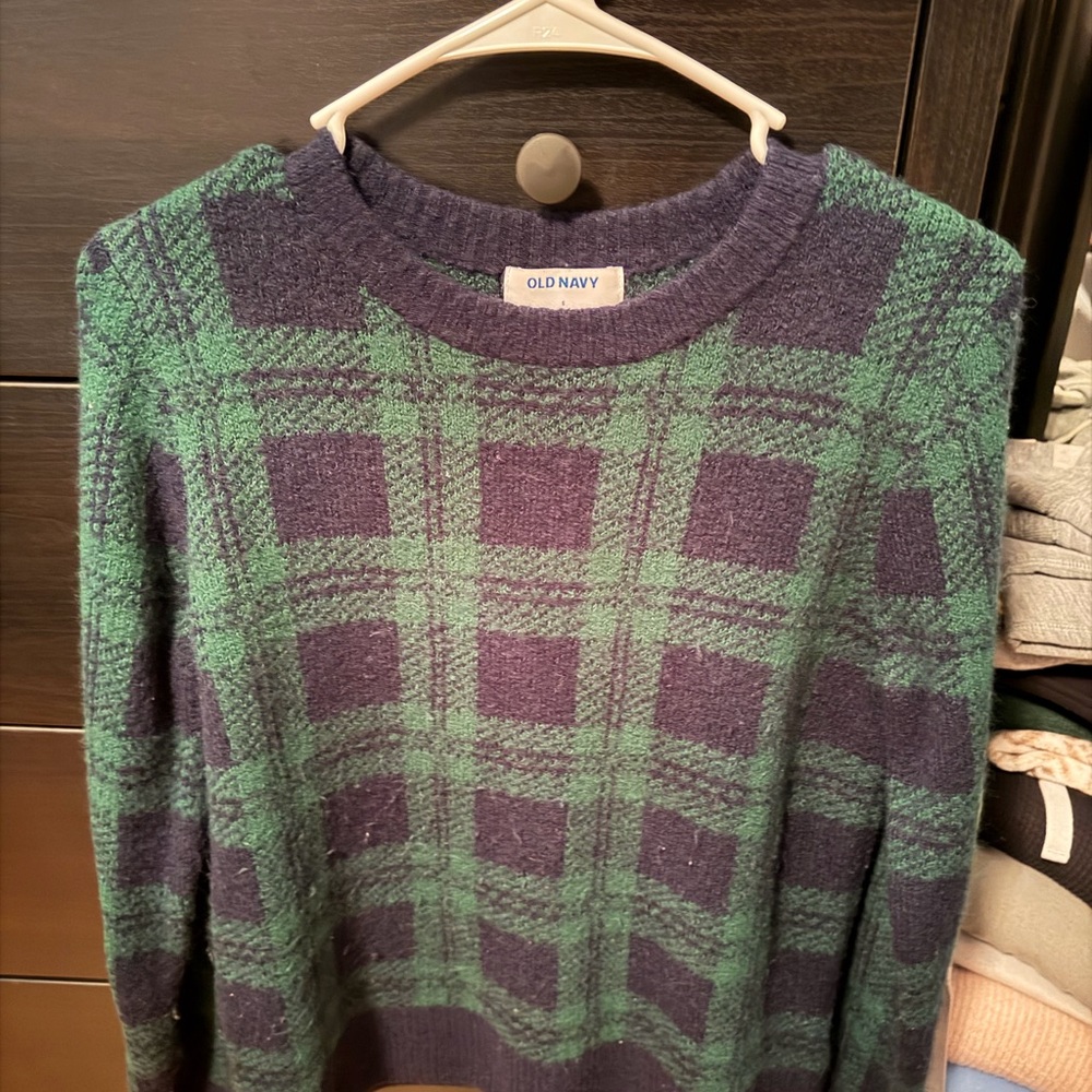 Old Navy Sweater in Green and Navy Plaid